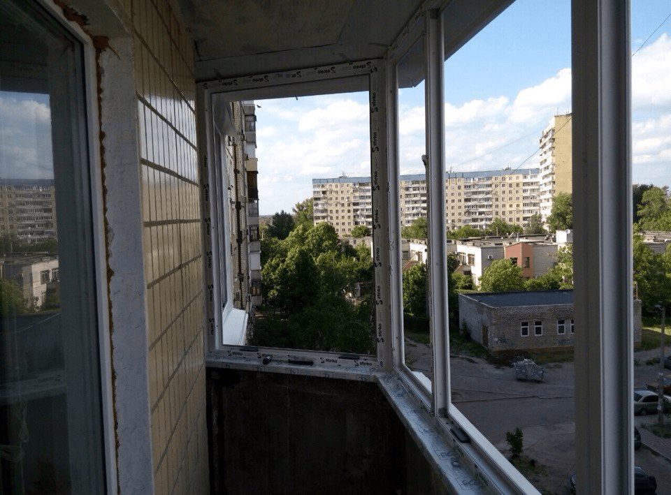 ОСТЕКЛЕНИЕ ЭРКЕРНОГО БАЛКОНА