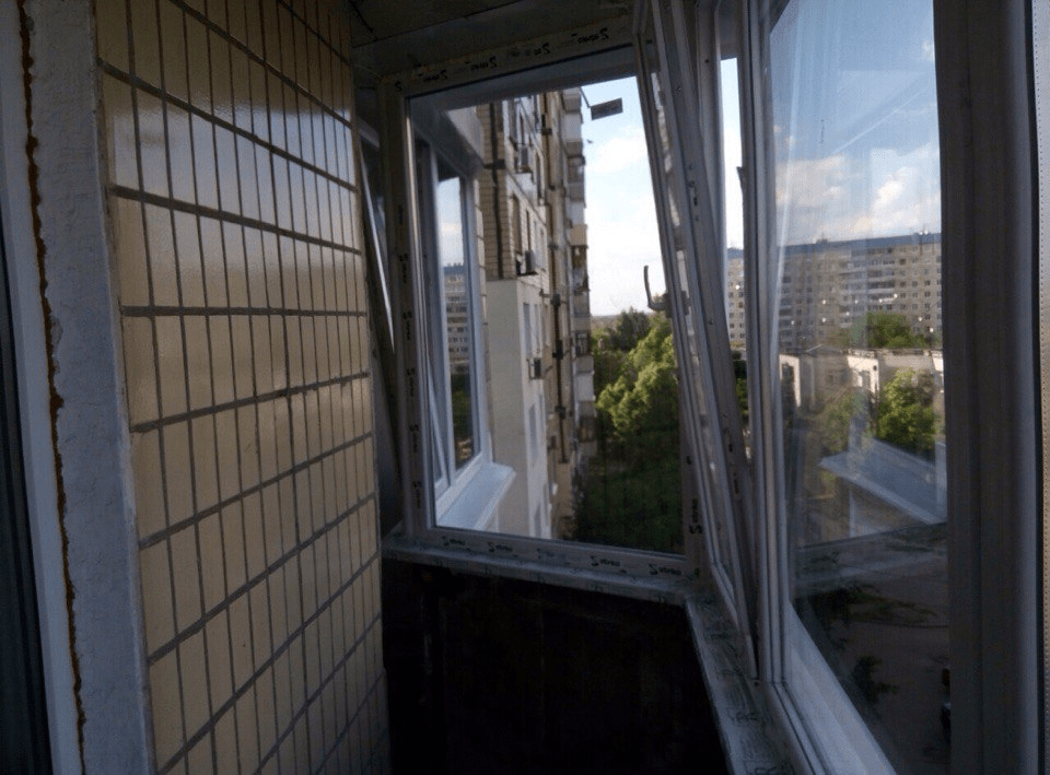 ОСТЕКЛЕНИЕ ЭРКЕРНОГО БАЛКОНА