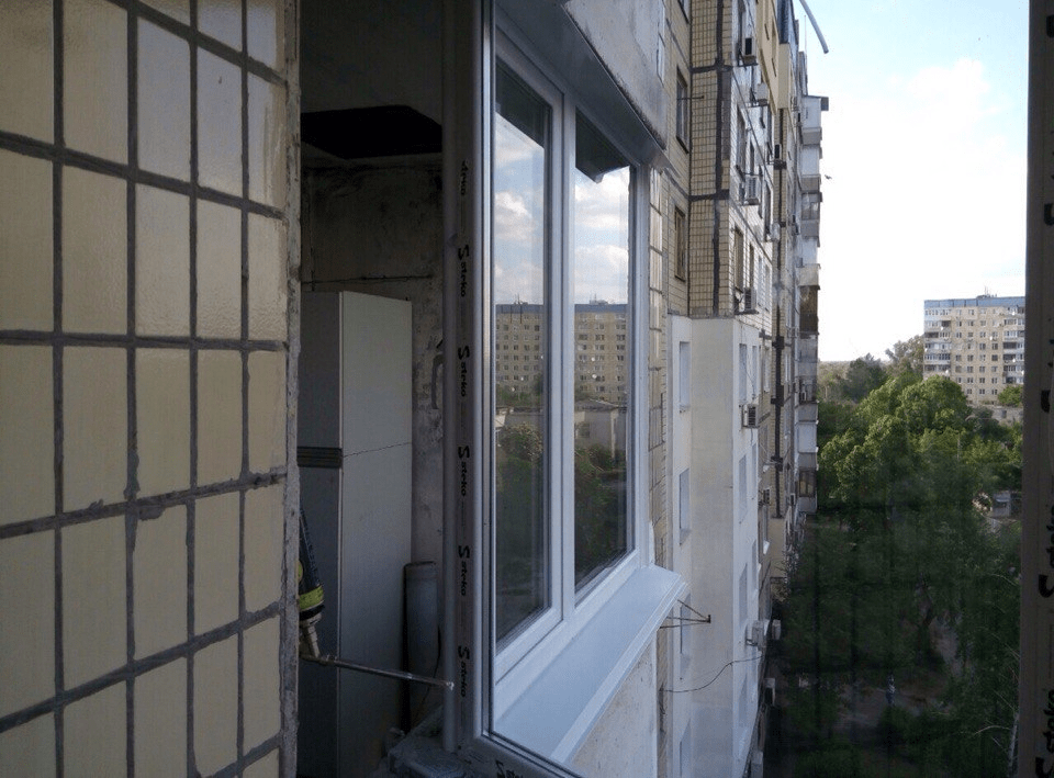 ОСТЕКЛЕНИЕ ЭРКЕРНОГО БАЛКОНА