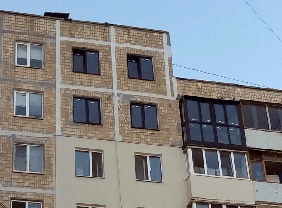 ФРАНЦУЗСКИЙ БАЛКОН НА МАРШАЛА МАЛИНОВСКОГО
