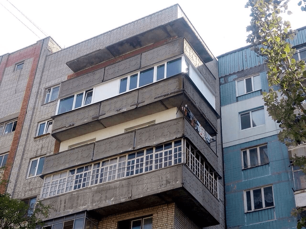 СКЛІННЯ Г-ПОДІБНОГО БАЛКОНА В М.ДНІПРО