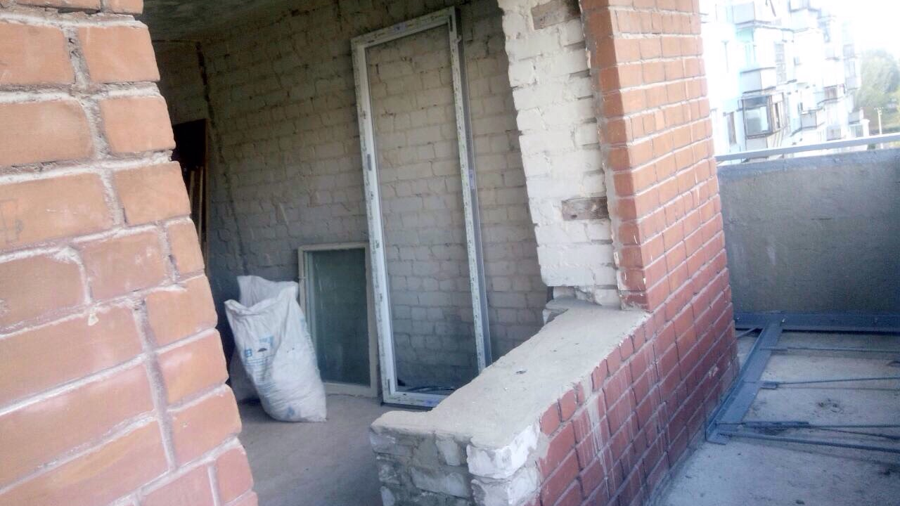 СКЛІННЯ Г-ПОДІБНОГО БАЛКОНА В М.ДНІПРО