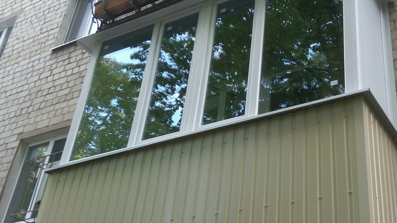 СКЛІННЯ І ЗОВНІШНЯ ОБШИВКА БАЛКОНА