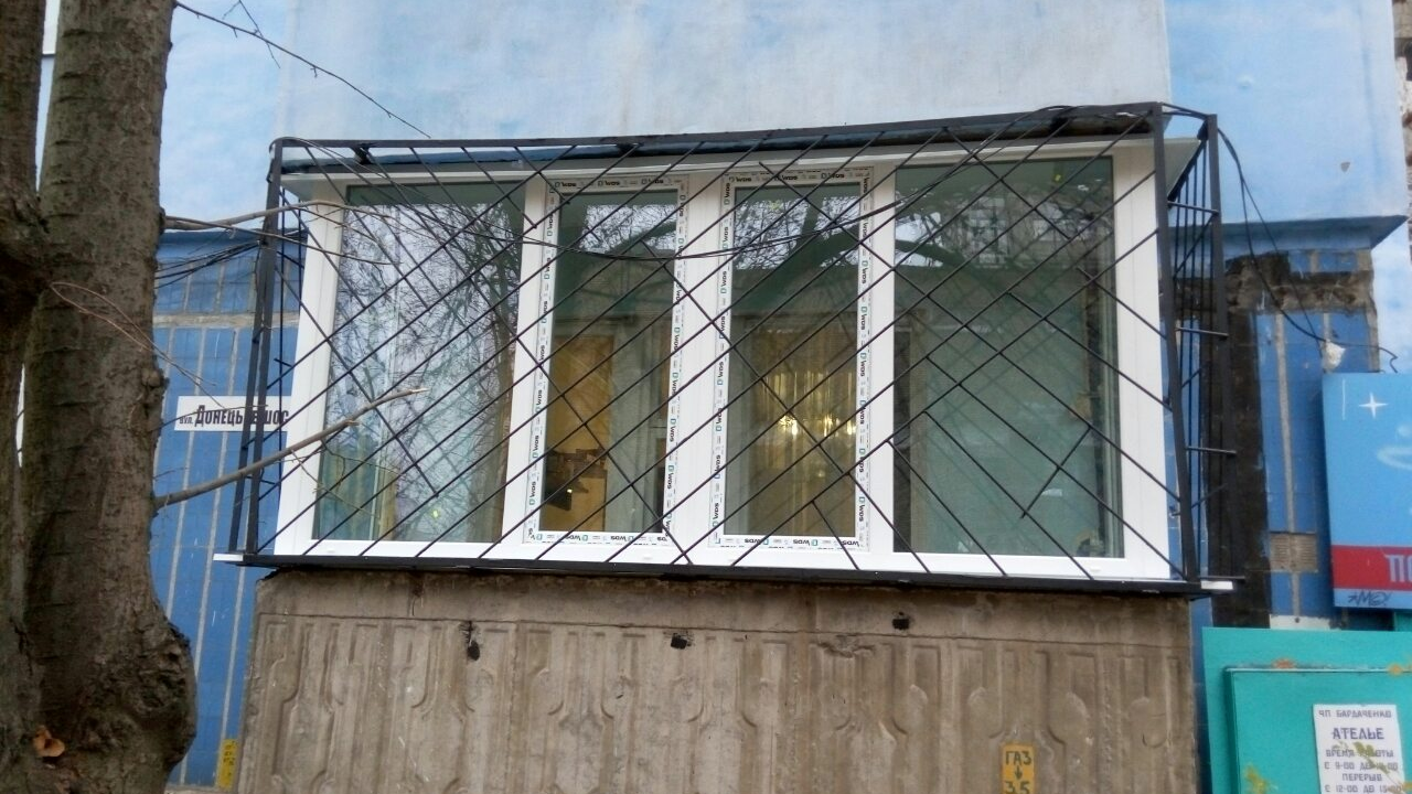 СКЛІННЯ БАЛКОНА І ЛОДЖІЇ НА ДОНЕЦЬКОМУ ШОСЕ.